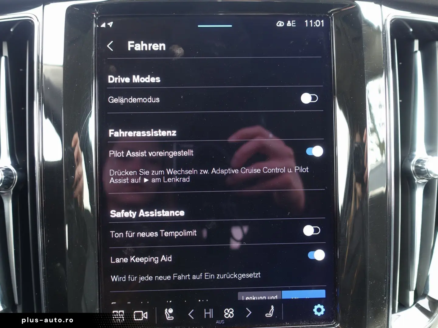 VOLVO XC60 Plus Dark B5 AWD Dark 360  H&K Memory ACC