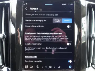 VOLVO XC60 Plus Dark B5 AWD Dark 360  H&K Memory ACC