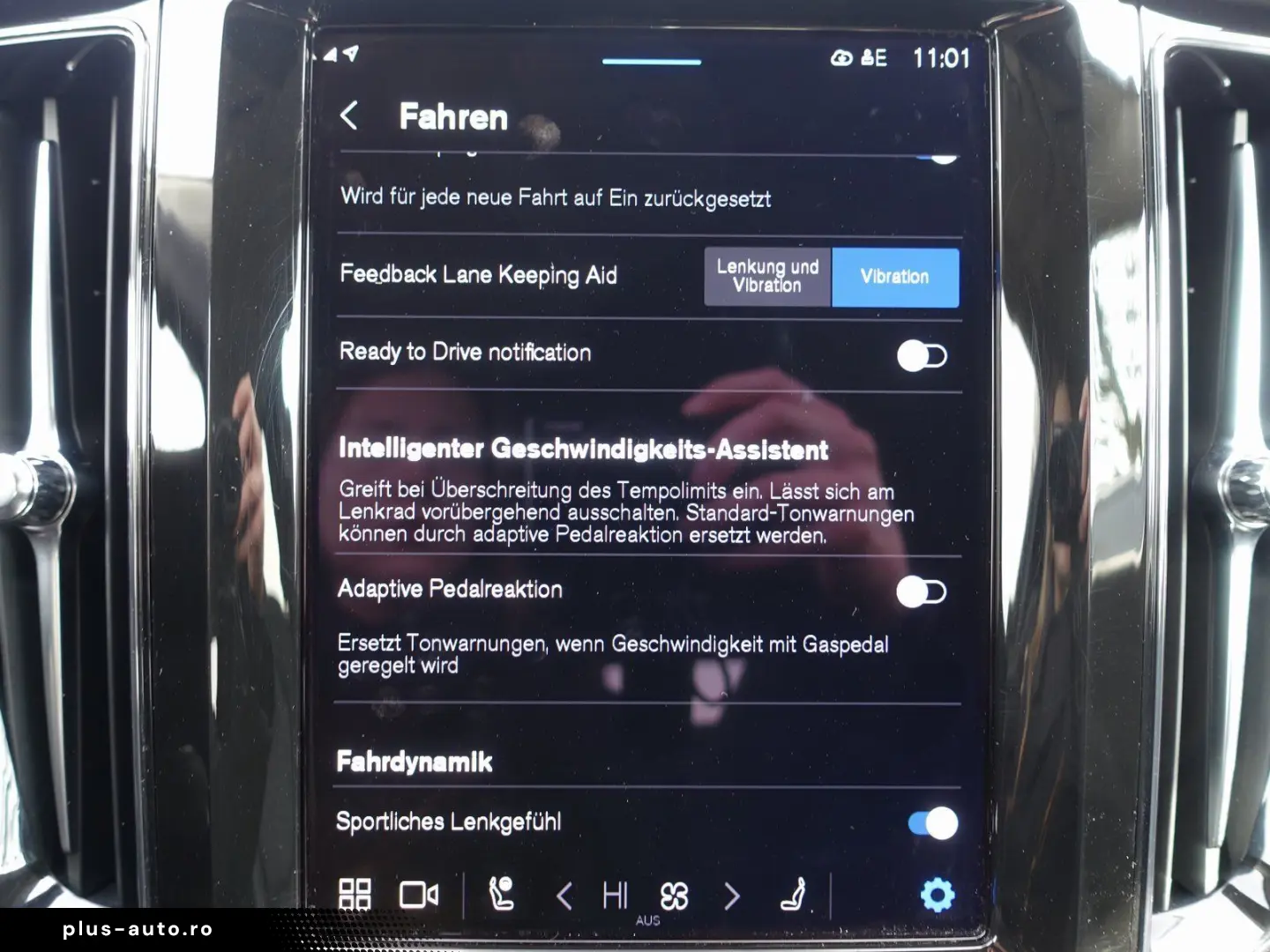 VOLVO XC60 Plus Dark B5 AWD Dark 360  H&K Memory ACC