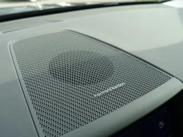 VOLVO XC60 Plus Dark B5 AWD Dark 360  H&K Memory ACC