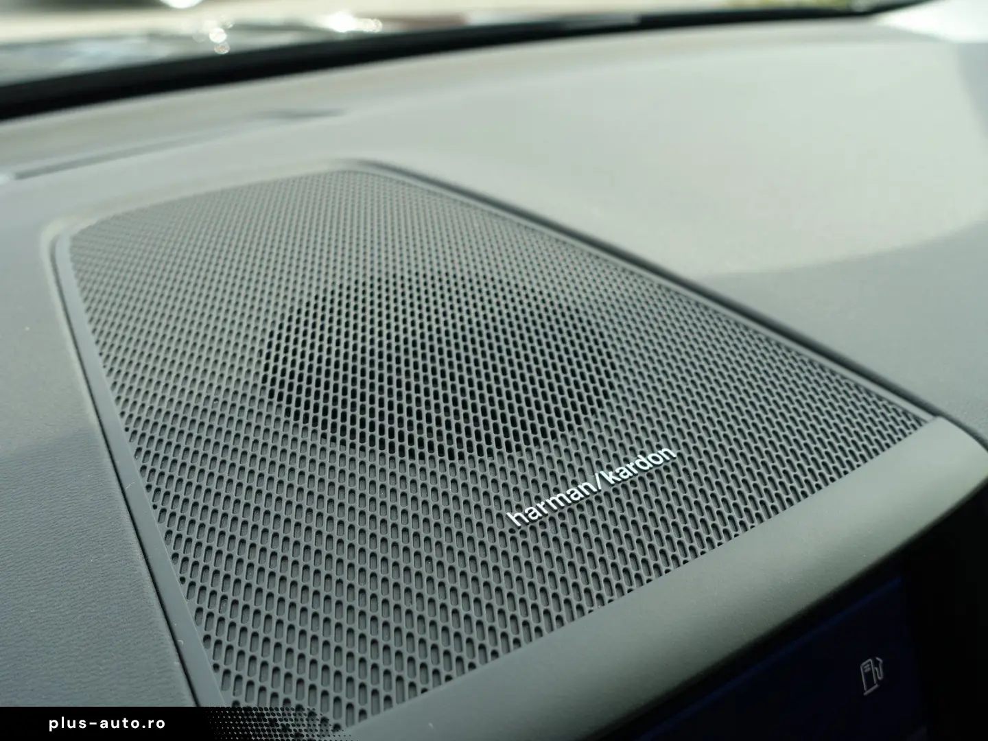 VOLVO XC60 Plus Dark B5 AWD Dark 360  H&K Memory ACC