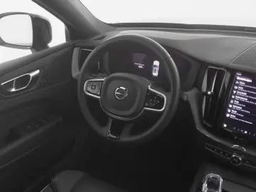 VOLVO XC60 B5 AWD Geartronic Plus Black Edition PANORA