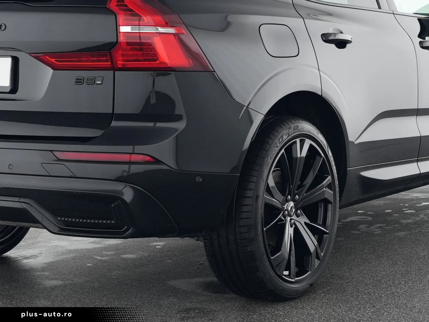 VOLVO XC60 B5 AWD Geartronic Plus Black Edition PANORA