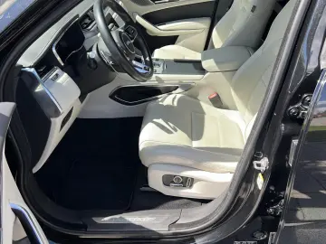 JAGUAR F-Pace P250 AWD R-Dynamic SE