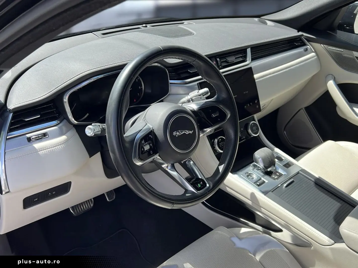 JAGUAR F-Pace P250 AWD R-Dynamic SE