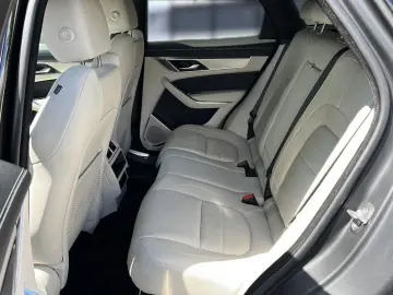 JAGUAR F-Pace P250 AWD R-Dynamic SE