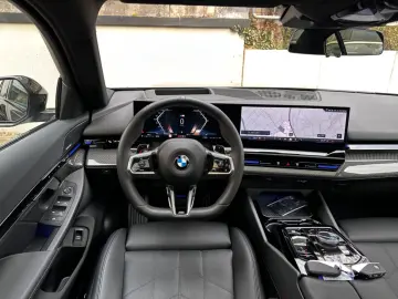 BMW 520d xDr M Sport PANO Sitzkl Autobahn H&K 360