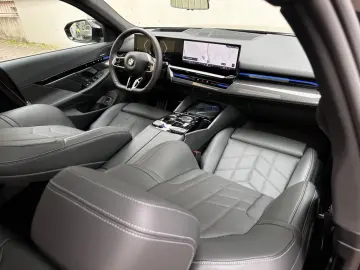 BMW 520d xDr M Sport PANO Sitzkl Autobahn H&K 360