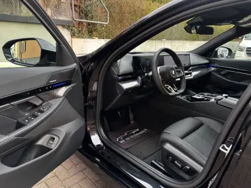 BMW 520d xDr M Sport PANO Sitzkl Autobahn H&K 360