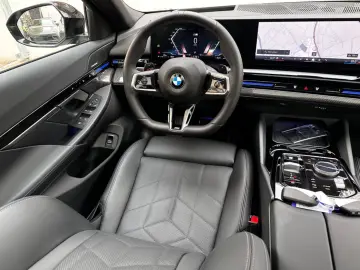 BMW 520d xDr M Sport PANO Sitzkl Autobahn H&K 360