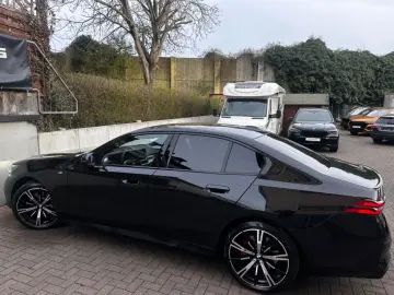 BMW 520d xDr M Sport PANO Sitzkl Autobahn H&K 360