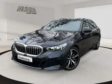 BMW 540d xDrive Limousine M Sport 20  AHK Pano B&W