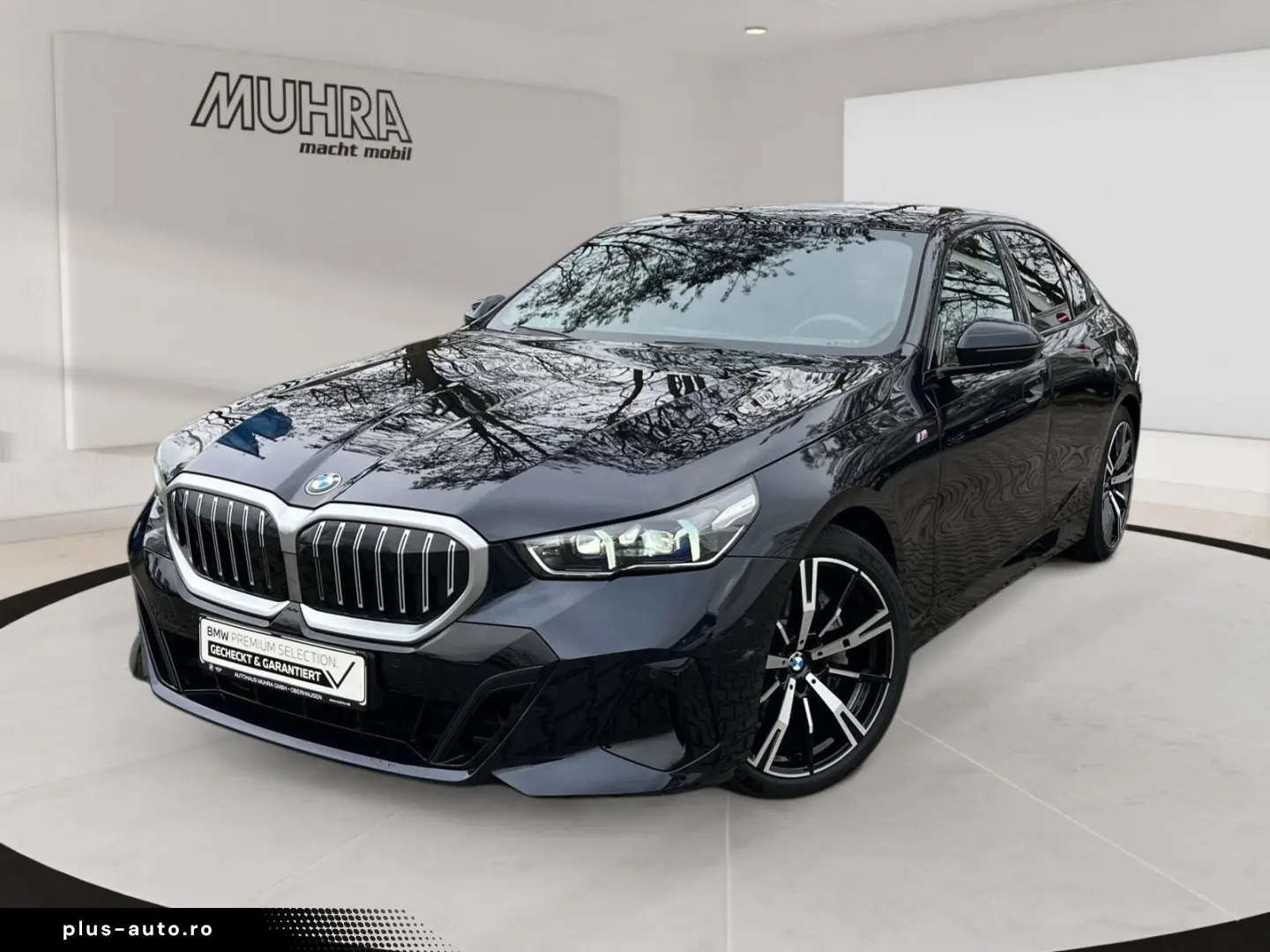BMW 540d xDrive Limousine M Sport 20  AHK Pano B&W