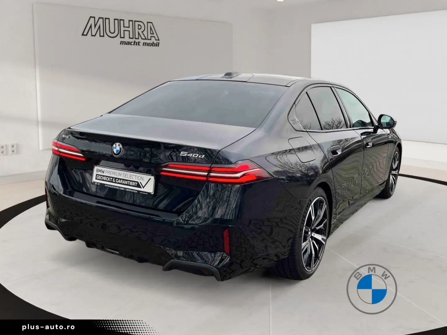 BMW 540d xDrive Limousine M Sport 20  AHK Pano B&W