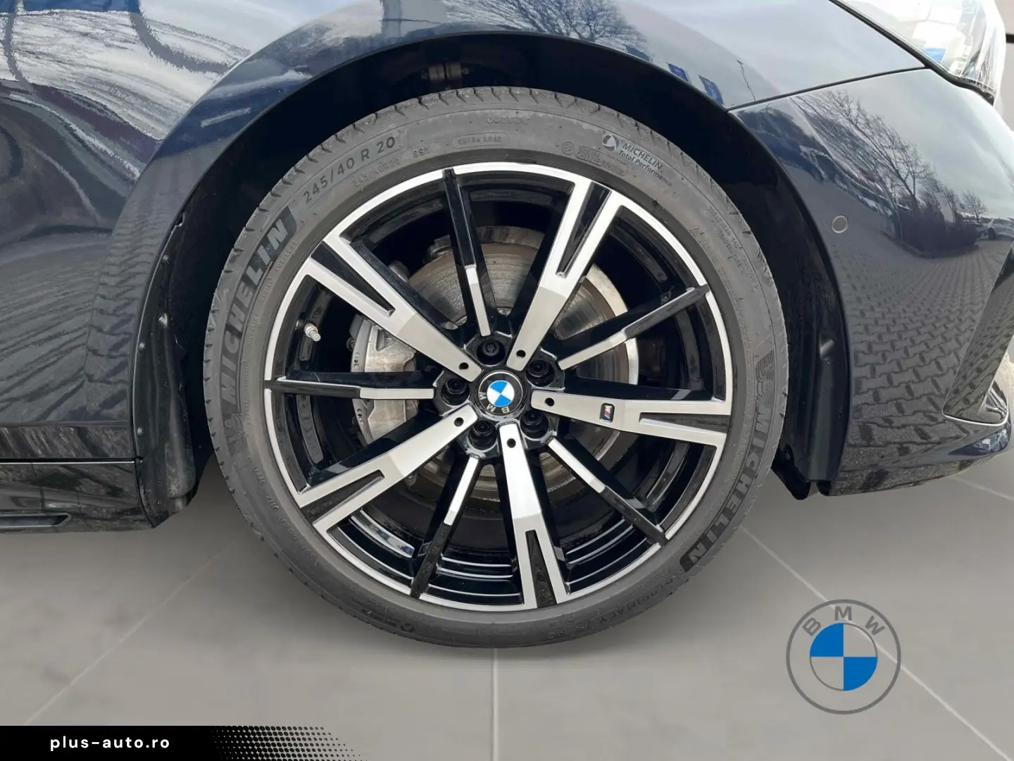 BMW 540d xDrive Limousine M Sport 20  AHK Pano B&W