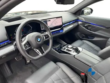 BMW 540d xDrive Limousine M Sport 20  AHK Pano B&W