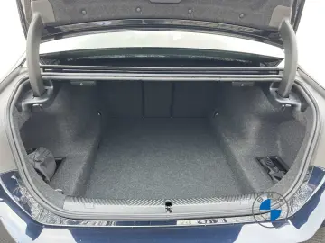 BMW 540d xDrive Limousine M Sport 20  AHK Pano B&W