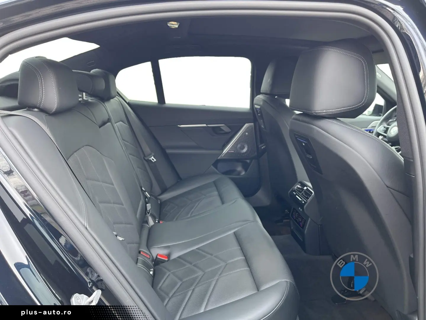 BMW 540d xDrive Limousine M Sport 20  AHK Pano B&W