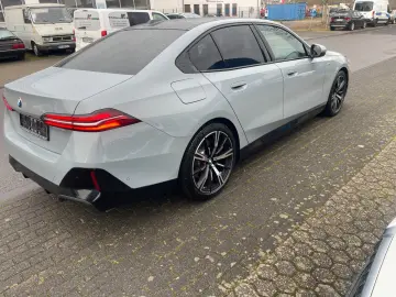 BMW 540 d xDrive M Sport Pano Leder LED Navi 20 Zoll