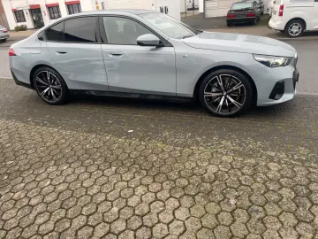 BMW 540 d xDrive M Sport Pano Leder LED Navi 20 Zoll