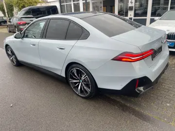 BMW 540 d xDrive M Sport Pano Leder LED Navi 20 Zoll
