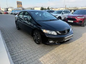 Honda Civic 4D 1.8 MT LS