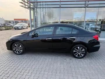 Honda Civic 4D 1.8 MT LS