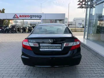 Honda Civic 4D 1.8 MT LS