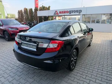 Honda Civic 4D 1.8 MT LS