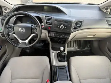 Honda Civic 4D 1.8 MT LS