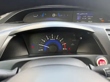 Honda Civic 4D 1.8 MT LS