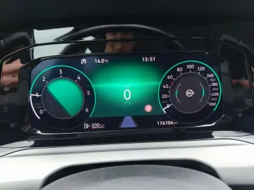 Volkswagen Golf Gen-Viii-2020