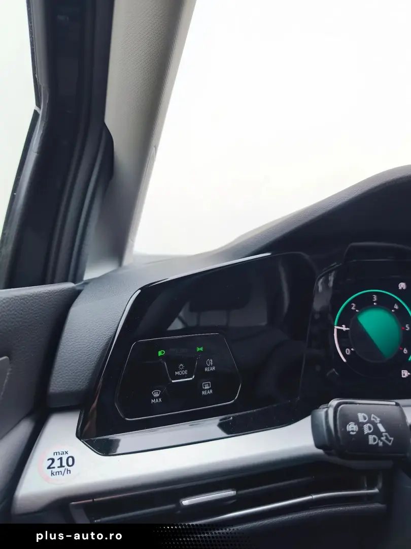 Volkswagen Golf Gen-Viii-2020