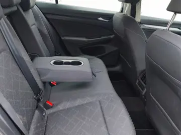 Volkswagen Golf Gen-Viii-2020