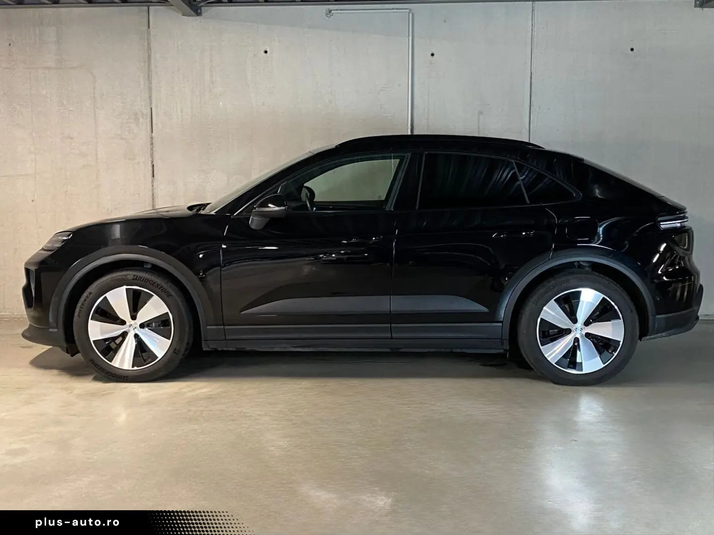 PORSCHE Macan   Panorama Dachsystem   Privacy   PASM