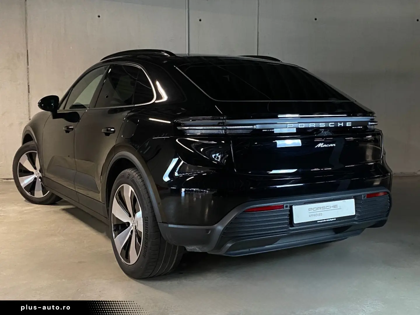 PORSCHE Macan   Panorama Dachsystem   Privacy   PASM