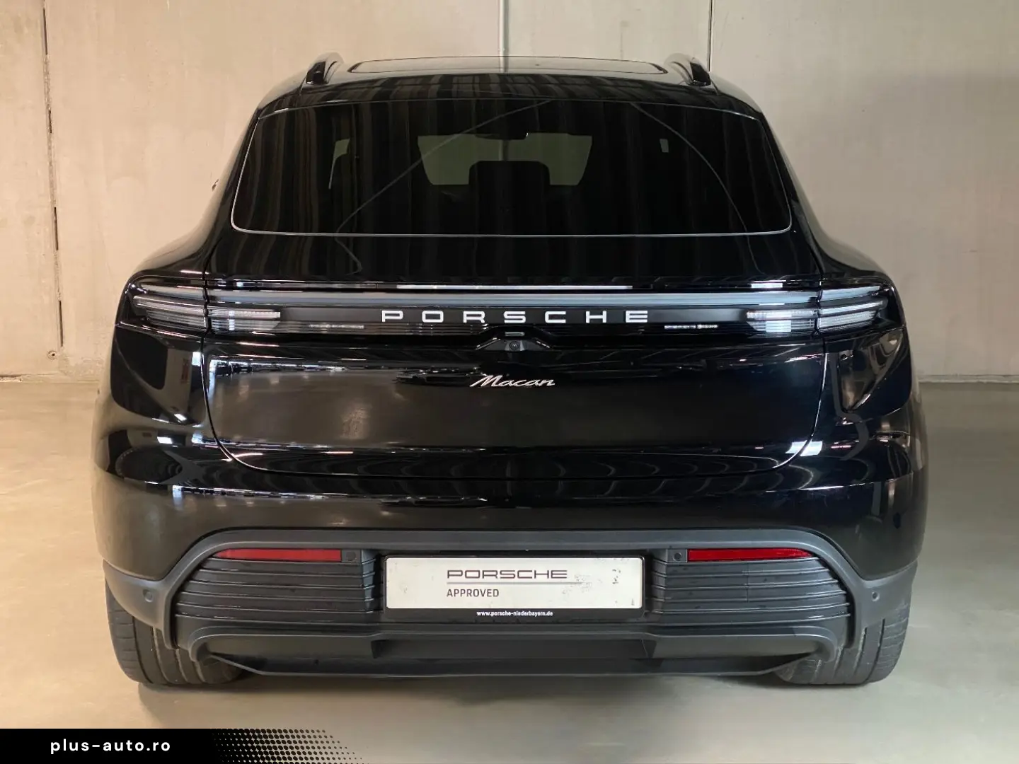PORSCHE Macan   Panorama Dachsystem   Privacy   PASM
