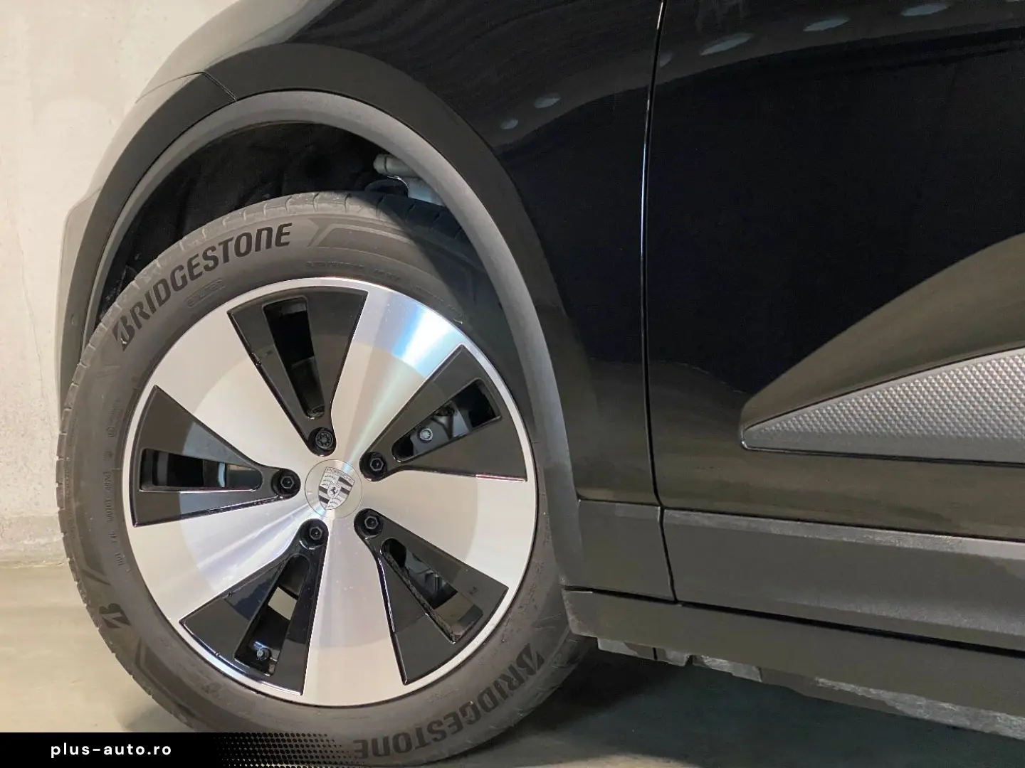 PORSCHE Macan   Panorama Dachsystem   Privacy   PASM