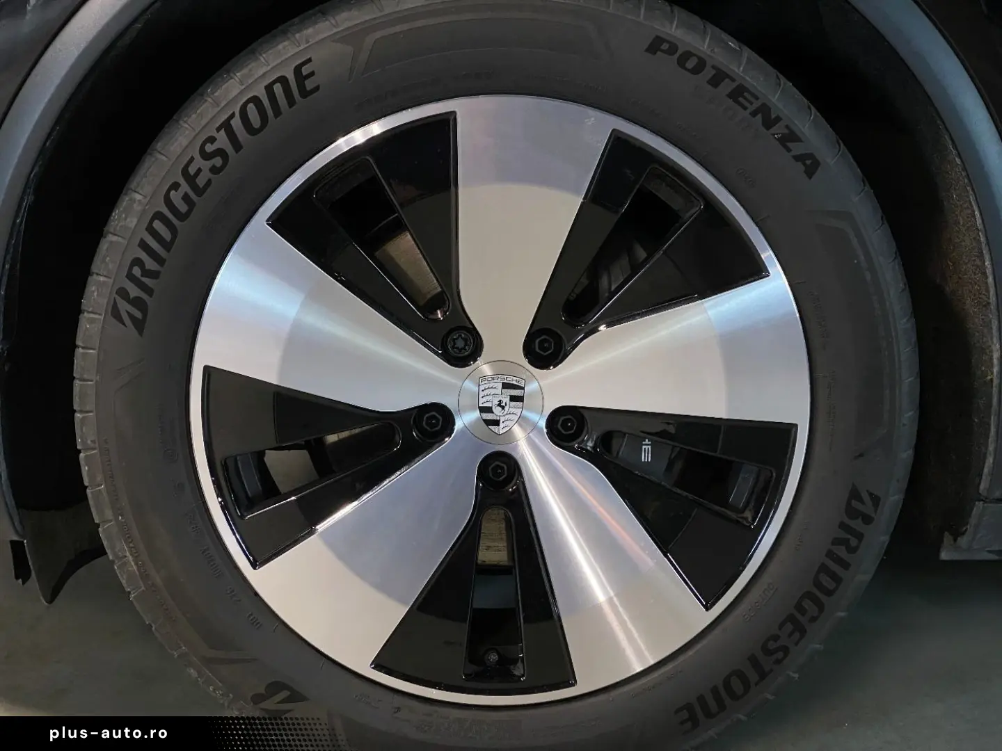 PORSCHE Macan   Panorama Dachsystem   Privacy   PASM