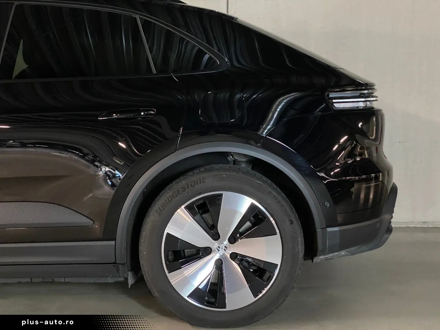 PORSCHE Macan   Panorama Dachsystem   Privacy   PASM