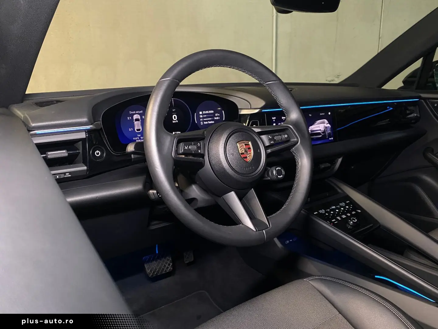 PORSCHE Macan   Panorama Dachsystem   Privacy   PASM