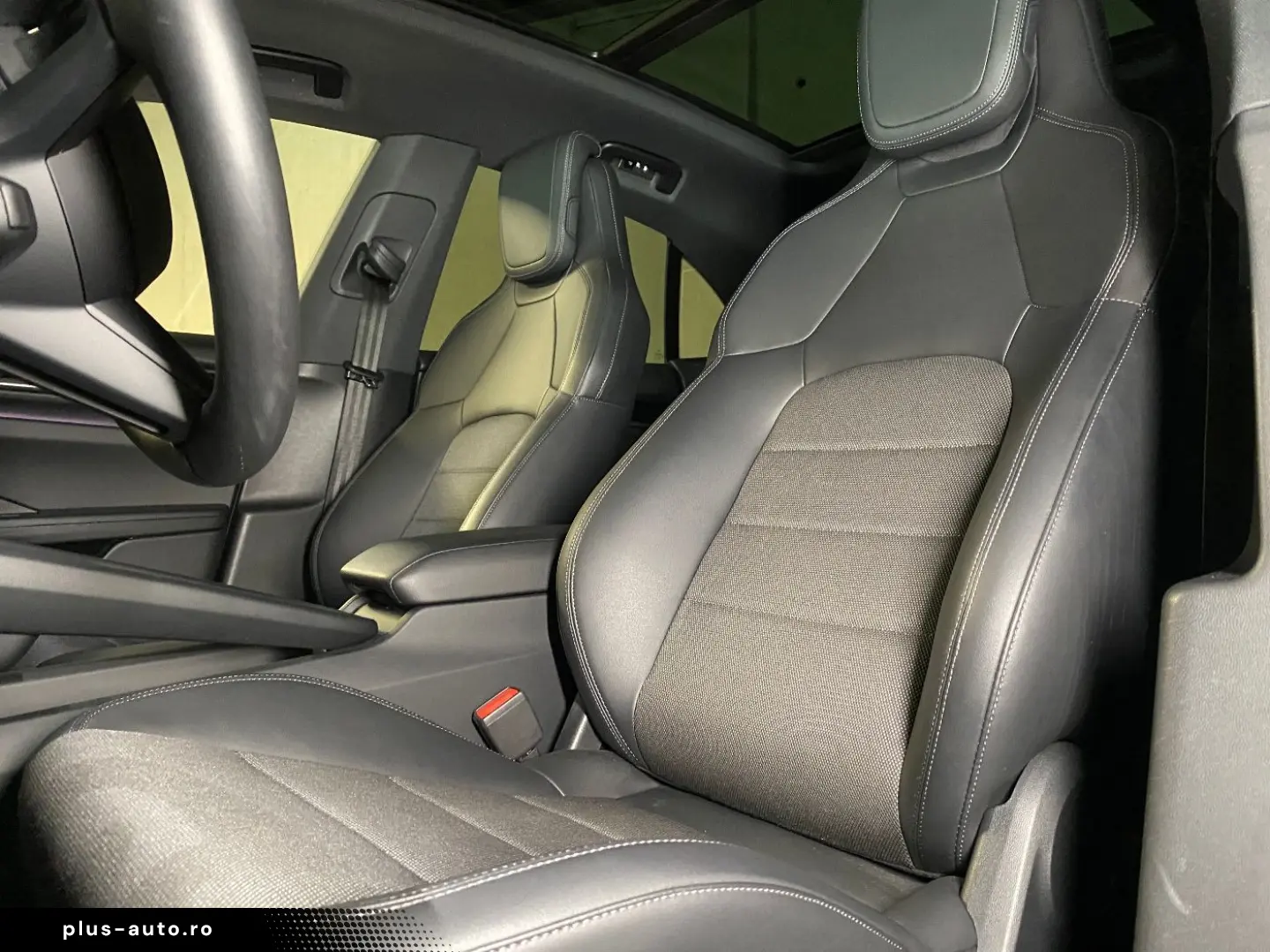 PORSCHE Macan   Panorama Dachsystem   Privacy   PASM