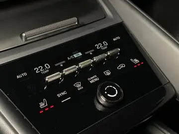 PORSCHE Macan   Panorama Dachsystem   Privacy   PASM