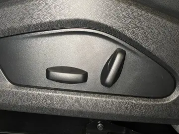 PORSCHE Macan   Panorama Dachsystem   Privacy   PASM