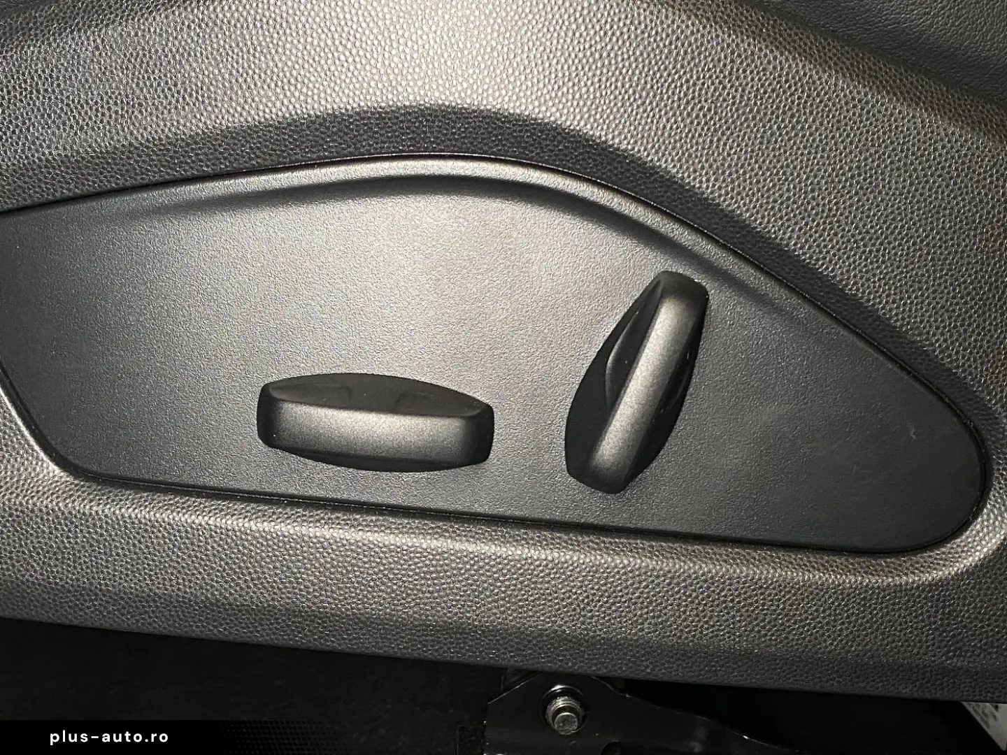 PORSCHE Macan   Panorama Dachsystem   Privacy   PASM