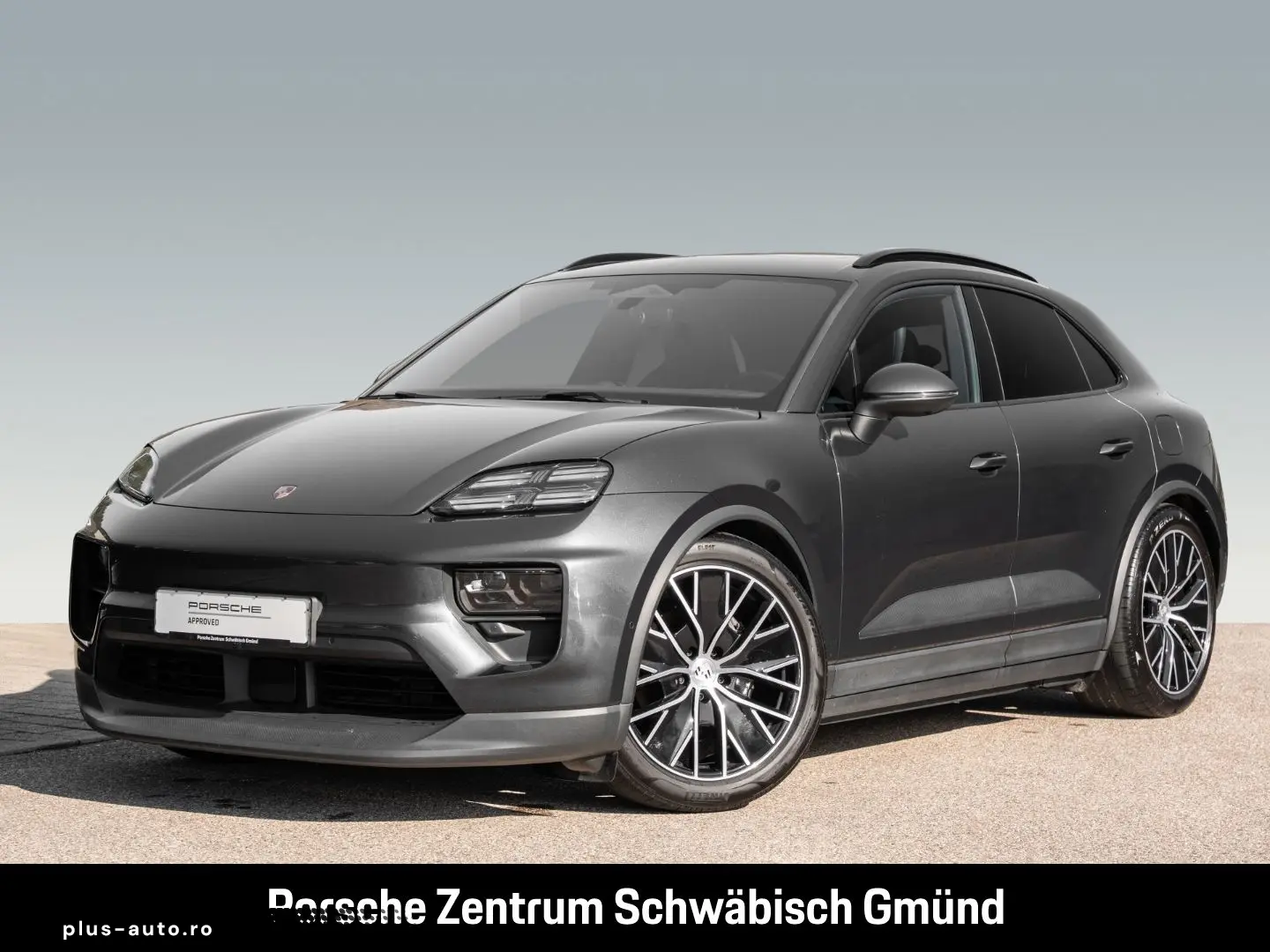PORSCHE Macan 4 LEDmatrix SurroundView BOSE Luftfederung