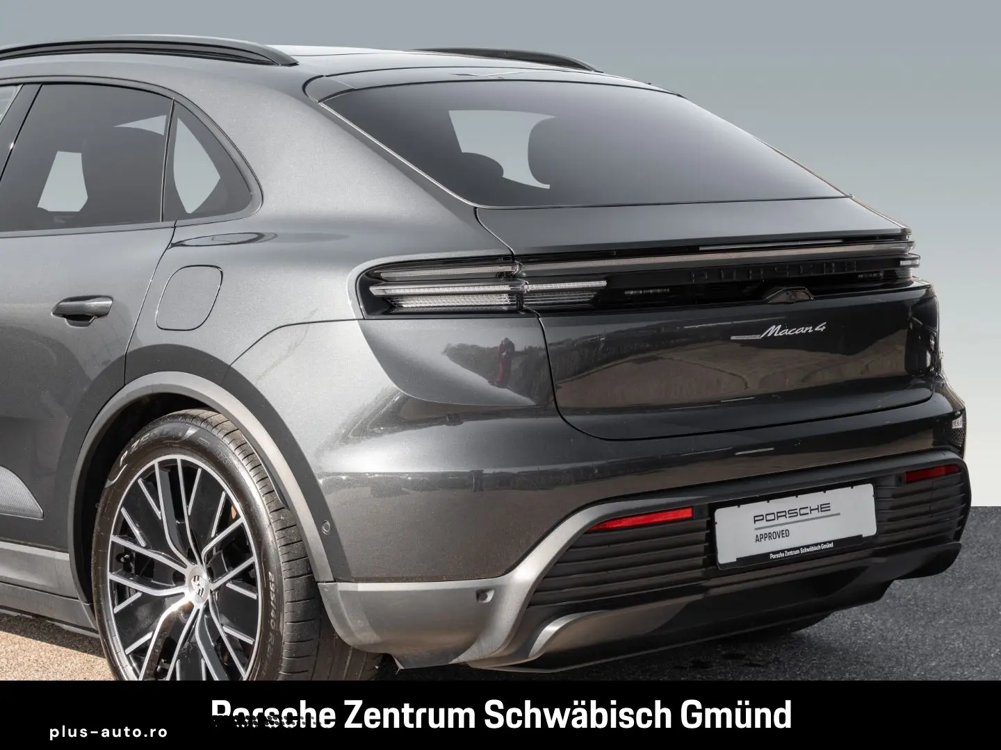 PORSCHE Macan 4 LEDmatrix SurroundView BOSE Luftfederung