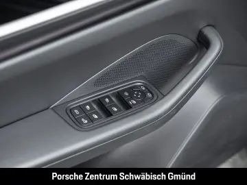 PORSCHE Macan 4 LEDmatrix SurroundView BOSE Luftfederung