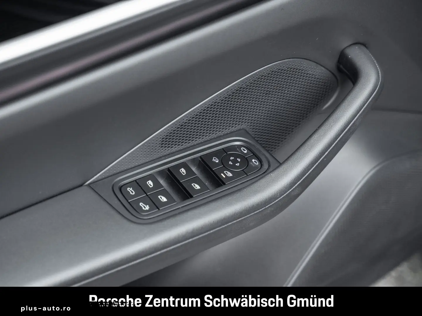 PORSCHE Macan 4 LEDmatrix SurroundView BOSE Luftfederung