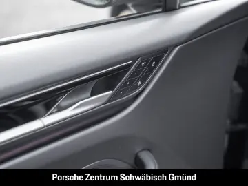 PORSCHE Macan 4 LEDmatrix SurroundView BOSE Luftfederung